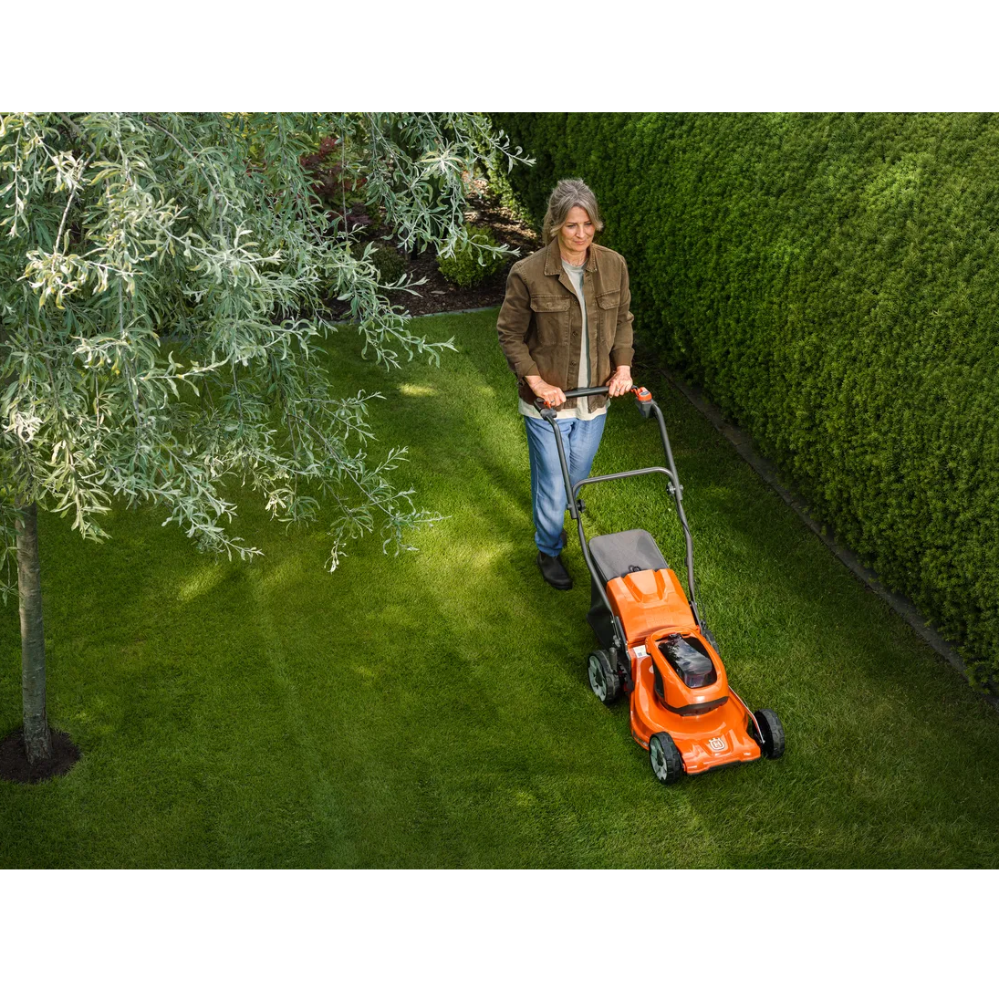 HUS_970500904_1 Μηχανή Γκαζόν Husqvarna LC137i με μπαταρία