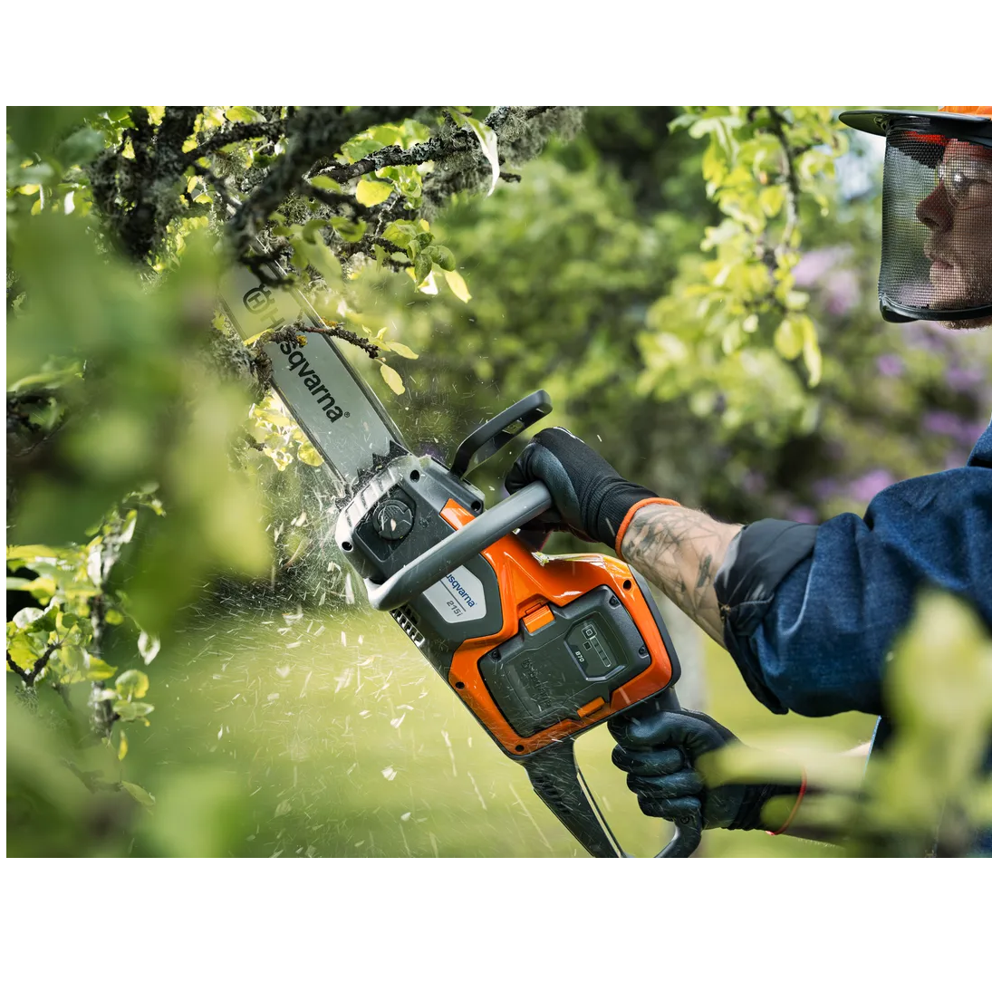 HUS_970792004_1 Σετ Αλυσοπρίονο Husqvarna 215i με μπαταρία